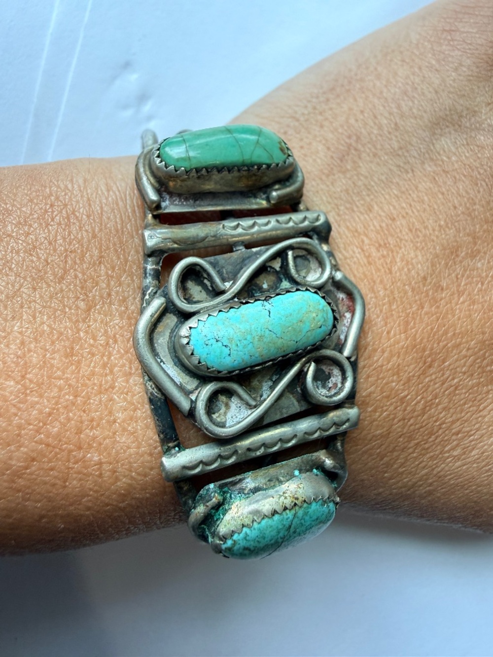 Vintage Handmade Navajo sterling silver cuff bracelet featuring turquois
